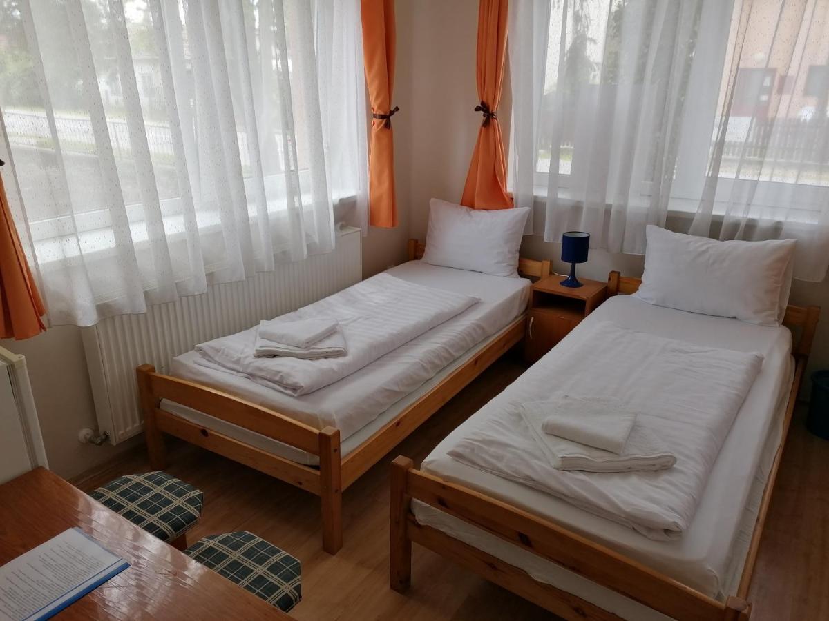 Hullam Panzio Bed and Breakfast Hajdúszoboszló Exteriör bild